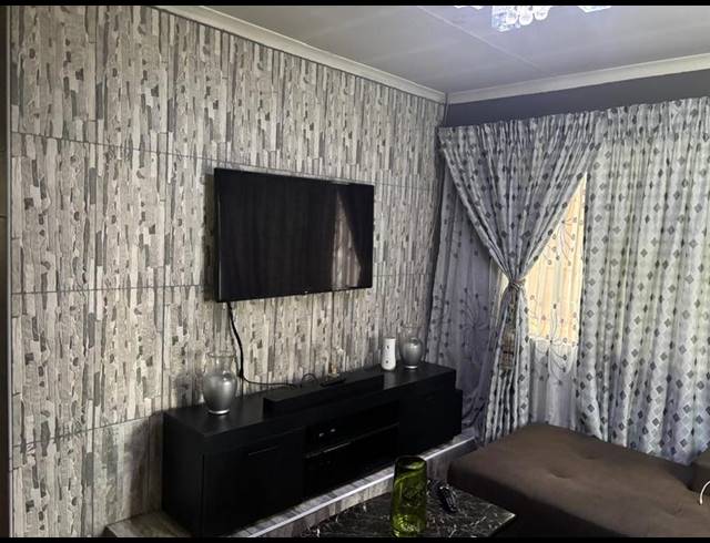 2 BEDROOM PROPERTY TO RENT IN OLIEVENHOUTBOSCH